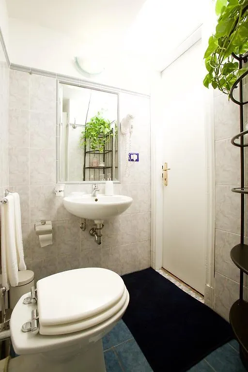 Domus Properzio Holiday home Rome